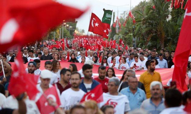 Antalya’da ‘Milli Birlik Yürüyüşü’