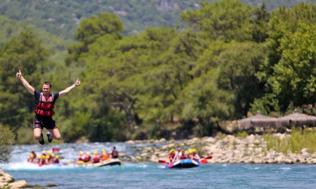 Köprülü Kanyon’da rafting heyecanı