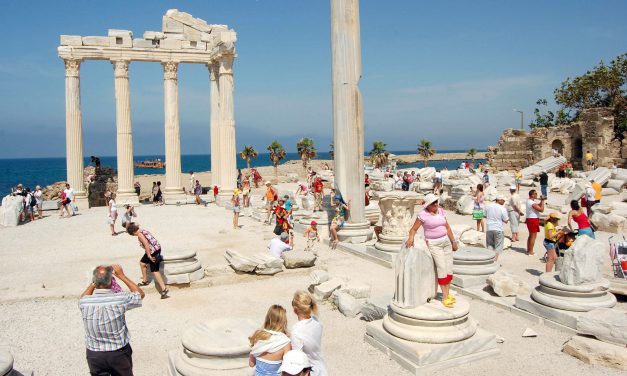 İkinci Çeyrekteki Turizm Geliri Yüzde 30 Arttı