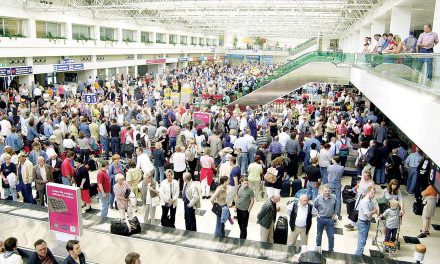 Antalya Havalimanı’na Saatte 18 Uçak İndi