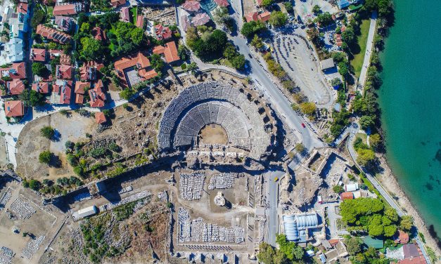 Side, Tarihi ve Doğal Dokusuyla Cezbediyor