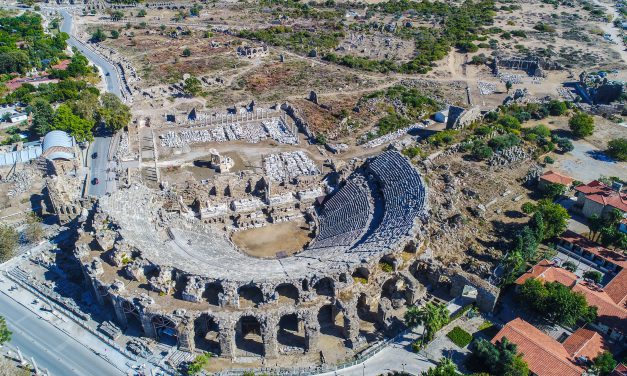 Side, Tarihi ve Doğal Dokusuyla Cezbediyor