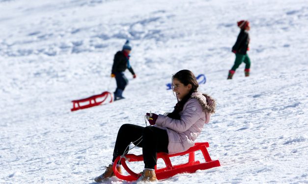 Zirvede kayak, sahilde deniz keyfi