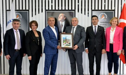 ATSO Yönetimi’nden Başkan Uysal’a ziyaret