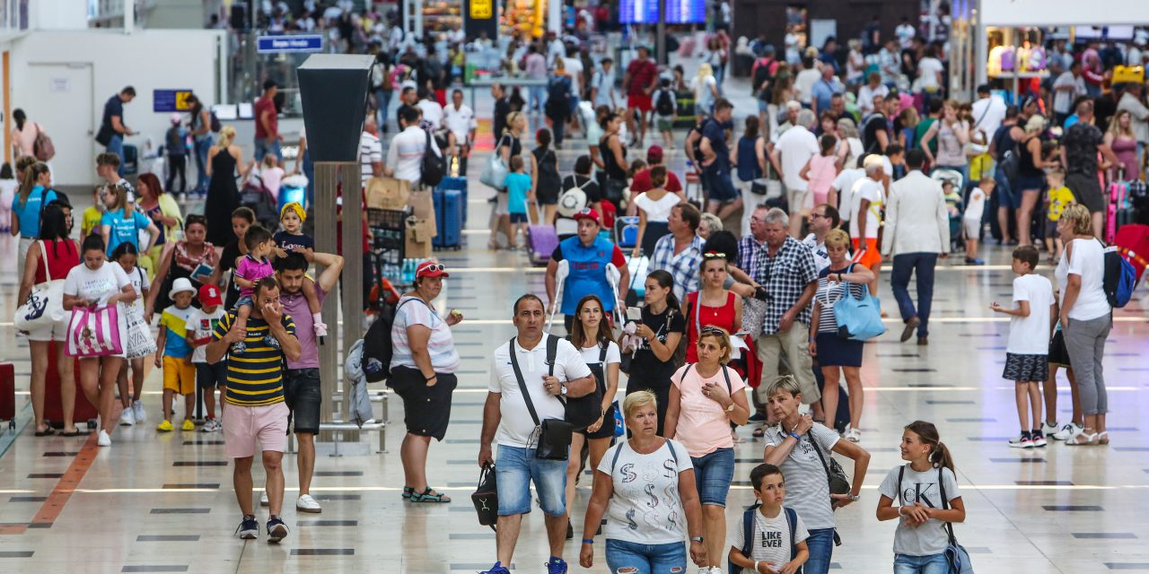 Antalya’ya ilk 6 ayda, 8 ülkeden sadece 1’er turist geldi