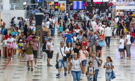 Antalya’ya ilk 6 ayda, 8 ülkeden sadece 1’er turist geldi