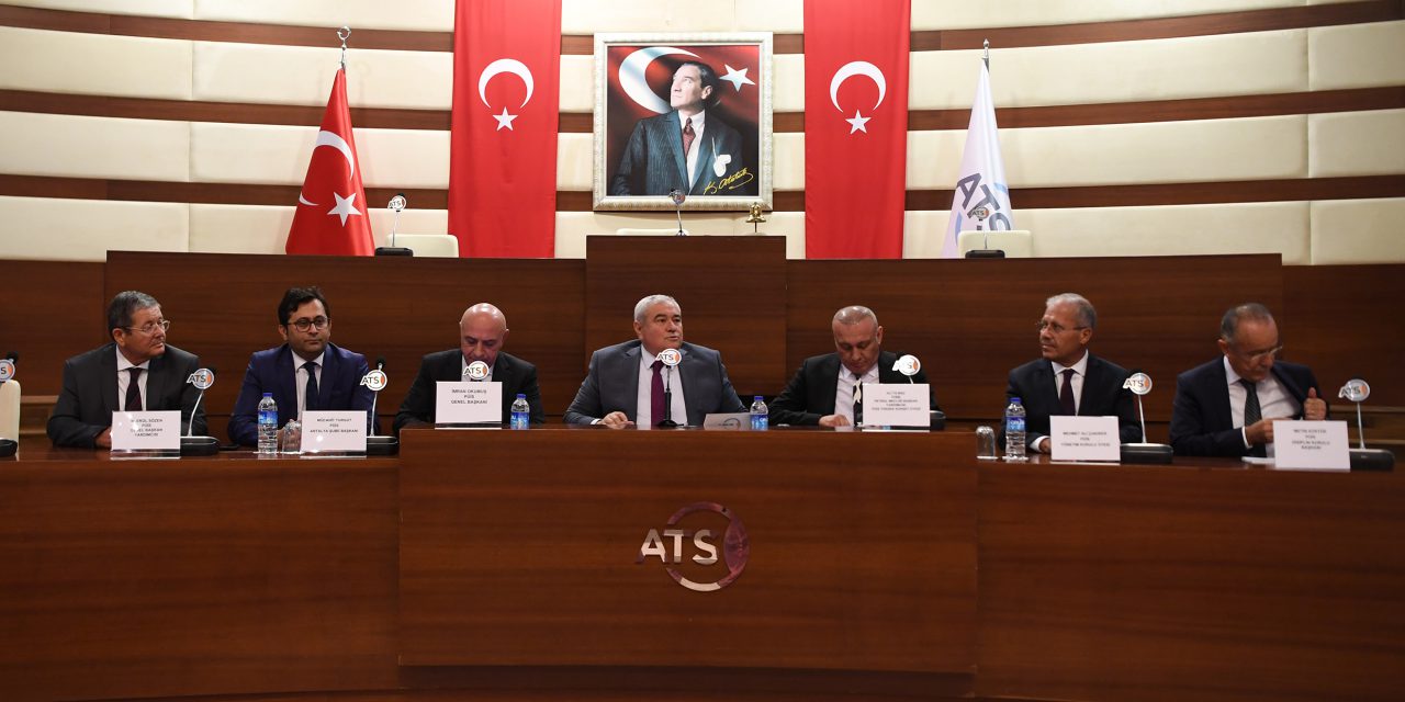 Akaryakıt ve gaz ürünleri sektörüne EPDK uygulamaları anlatıldı