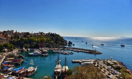 Ülkedeki Genç Nüfusun Çekim Merkezi: Antalya