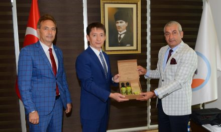 Tataristan Türkiye Temsilcisi Gataullin ATSO’yu Ziyaret Etti