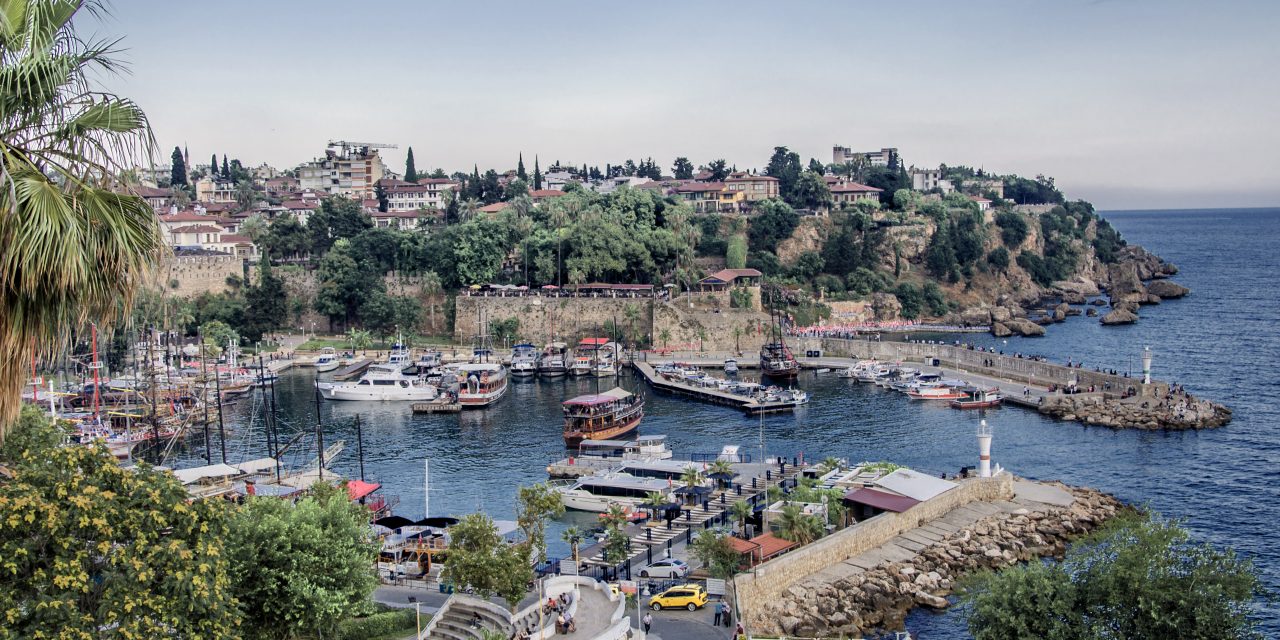 ANTALYA’NIN ÜRÜN SEPETİNİ ÇEŞİTLENDİRMEYE İHTİYACI VAR