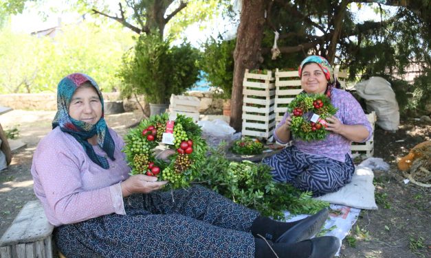 Bu beldeden Avrupa’ya 1 milyon çelenk ihraç ediliyor