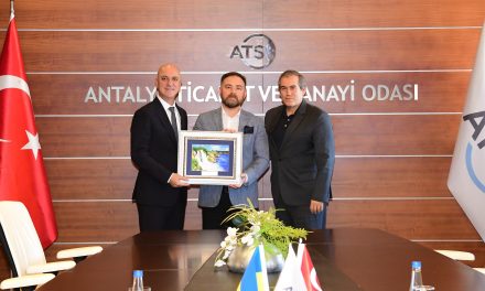 Ukrayna Antalya Konsolosu Emir Rustamov, Başkan Bahar’ı ziyaret etti