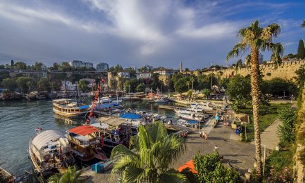 Turizm kenti Antalya’da 130 ülkeden 20 bin 872 yabancı uyruklu kişi istihdam ediliyor
