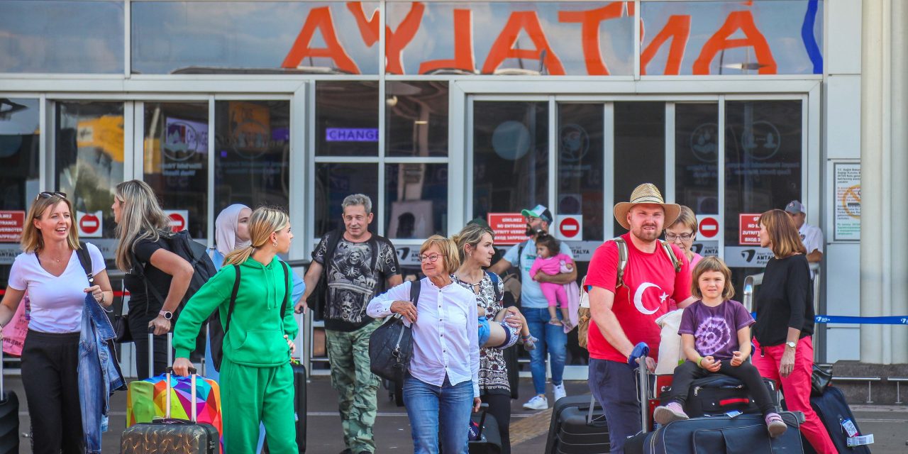 Antalya turizminde tüm zamanların en iyi ekim ayı