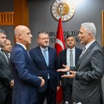 <strong>ANTALYA İŞ DÜNYASININ TALEPLERİ BAKANLIKTA KONUŞULDU</strong>