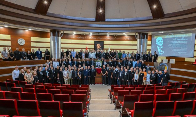 <strong>BAŞKAN BAHAR’A ATSO MECLİSİNDE HÜZÜNLÜ VEDA</strong>